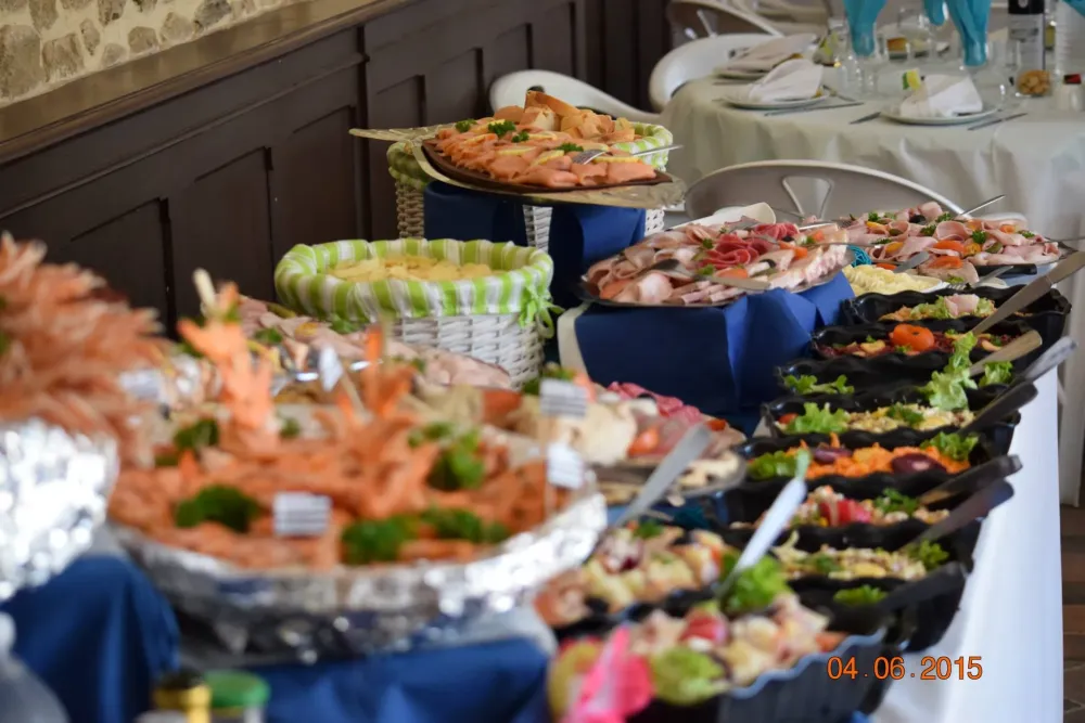 plateau repas à Plédéliac